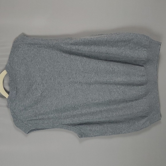 Chaps Men's Gray V-neck Sweater Vest, Size XL, New - Picture 2 of 6